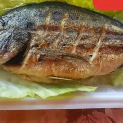 Печена риба с бяло вино