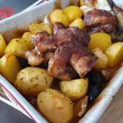 Печено свинско с картофи