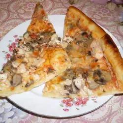 Пица с гъби и пилешко филе