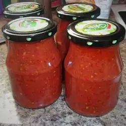 Лютеница с домати