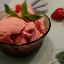 Плодов сладолед с кисело мляко