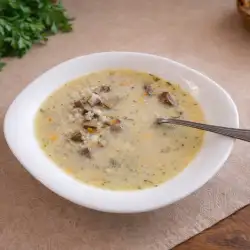 Традиционна агнешка дроб чорба