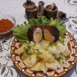 Яйца обвити в кайма с тиквички и горчица