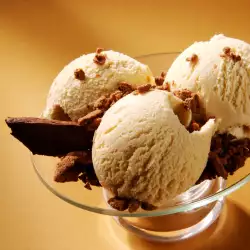 Сметанов сладолед с шоколад