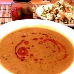 Зеленчукова супа с доматено пюре