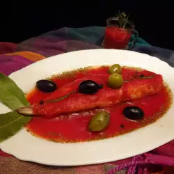 Филе от риба с доматен сос и маслини