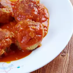 Рибени кюфтенца в доматен сос
