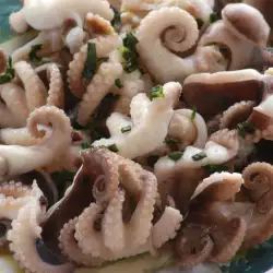 Октопод със зеленчуци