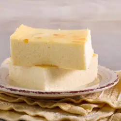 Пухкав фитнес сладкиш с извара и без брашно