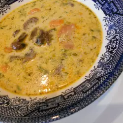 Гъбена супа със зеленчуков бульон