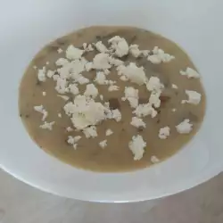 Гъбена крем супа със сирене
