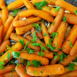 Солена гарнитура с моркови