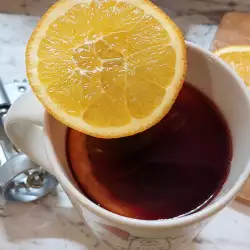 Греяно вино с мед и портокал