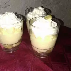 Десерт с банани и грис
