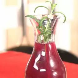 Домашен сок от грозде с розмарин