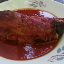 Кайма с патладжани в доматен сос