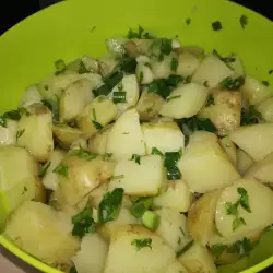 Пресни картофи с магданоз