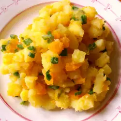 Картофена салата с лук и шарлан