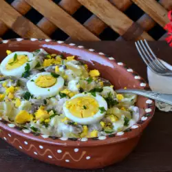 Картофена салата с яйца и масло