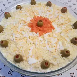Солена торта с кисели краставички