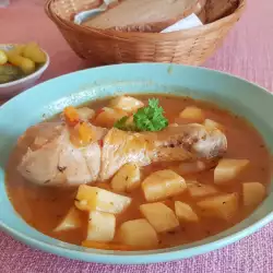 Картофи с месо и лук