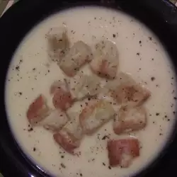 Картофена крем супа с царевични крутони