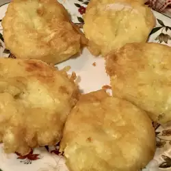 Картофени кюфтета със сирене