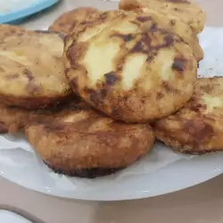 Картофени кюфтета със сирене и лук