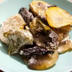 Картофи с броколи и гъби на фурна