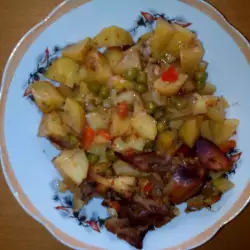 Картофи с месо и чубрица