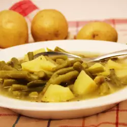 Зелен фасул с картофи и зехтин