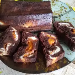 Кейк с течен шоколад и кайсии