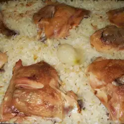 Домашна кокошка с ориз