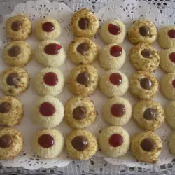 Десерт с малини и бисквити