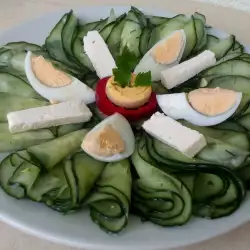 Зеленчукова салата с яйца