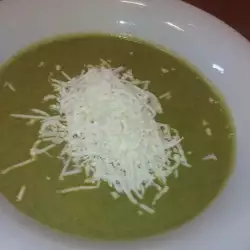 Спаначена супа с броколи
