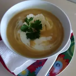 Крем супа от червена леща и булгур