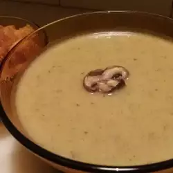 Крем супа от печурки и чеснови крутони
