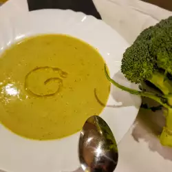 Пролетна супа с броколи