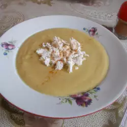 Крем супа от червена леща със сирене
