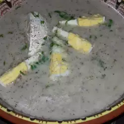 Гъбена супа с яйца
