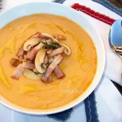 Крем супа от моркови с бекон