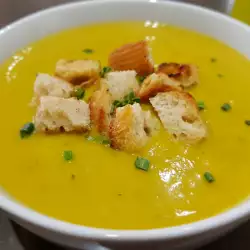 Крем супа от тиквички с лук
