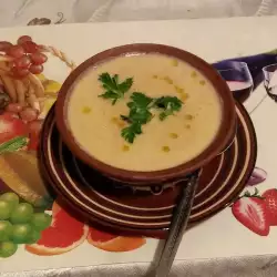 Супа от червена леща с магданоз