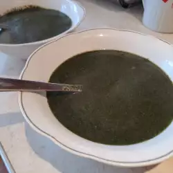 Супа от коприва с масло