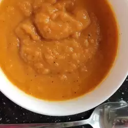 Крем супа от моркови с грах