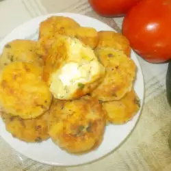 Картофени кюфтета със сирене и топено сирене