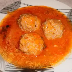 Сочни кюфтета с доматен сос