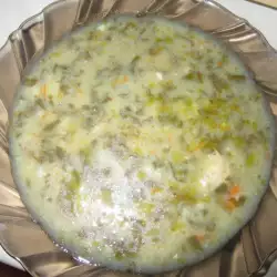 Пилешка супа с фиде и кисело мляко
