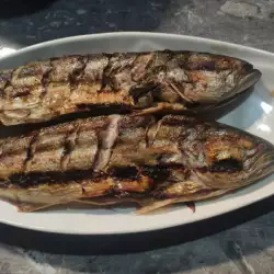 Риба по гръцки с розмарин